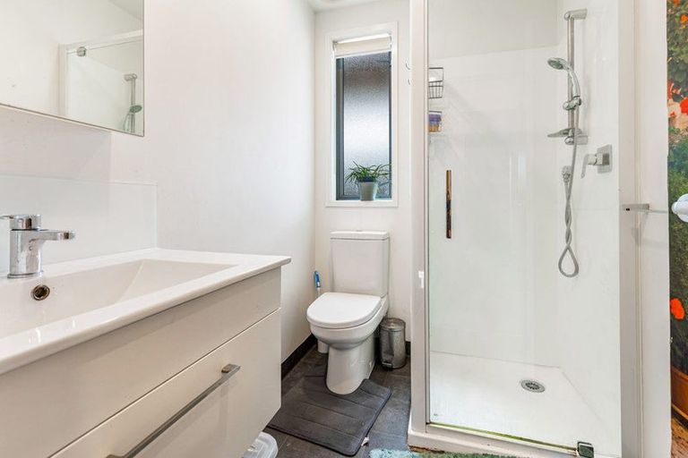 Photo of property in 2/160c Hobsonville Point Road, Hobsonville, Auckland, 0616