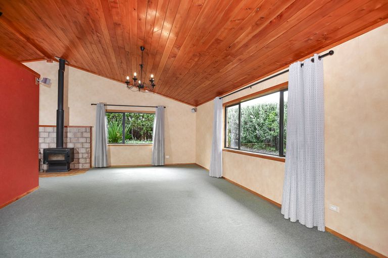 Photo of property in 4 Vela Place, Clarks Beach, 2122