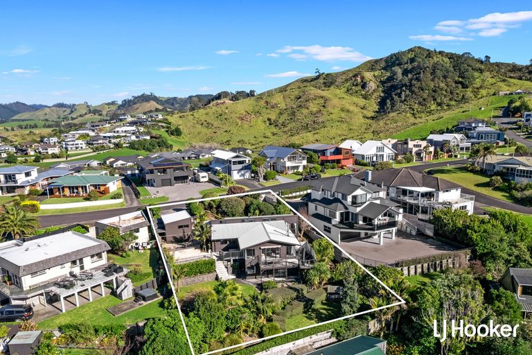 Photo of property in 22 Mayor View Terrace, Waihi Beach, 3611