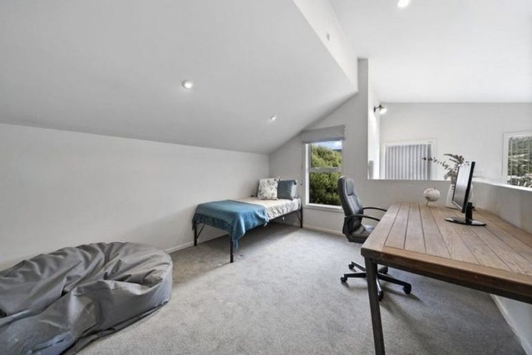 Photo of property in 9 Duncan Street, Tawa, Wellington, 5028