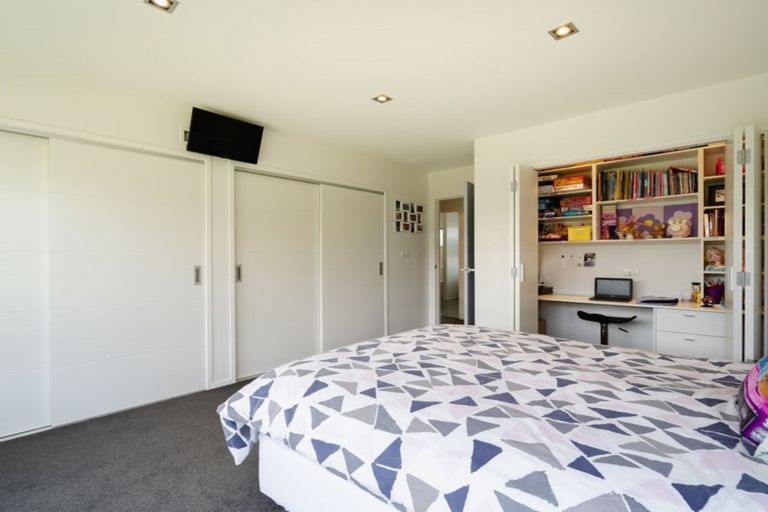 Photo of property in 13 William James Close, Mosgiel, 9024