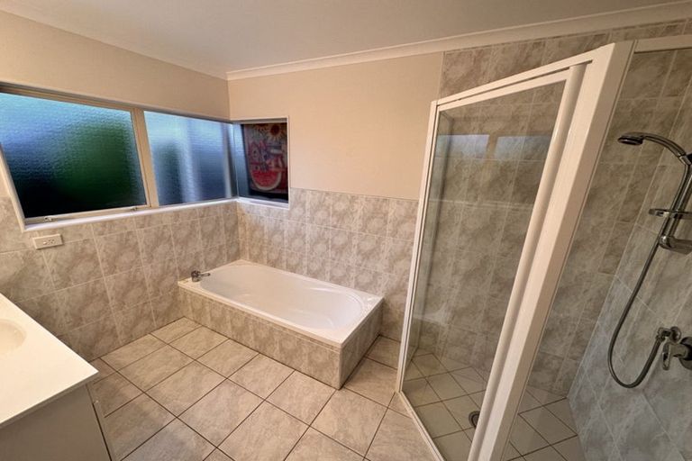 Photo of property in 18 Dan Tori Place, Orewa, 0931