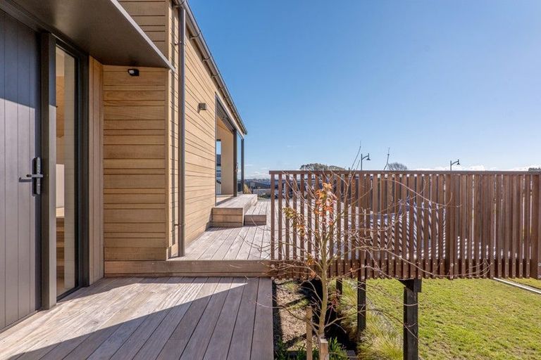 Photo of property in 2 Dray Place, Halswell, Christchurch, 8025