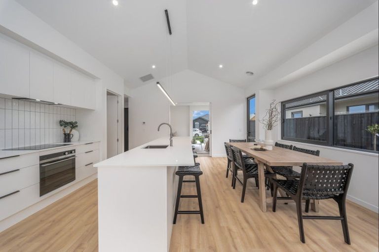 Photo of property in 62 Flaxmill Road, Harewood, 8051