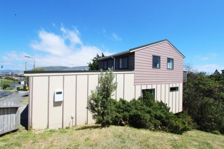 Photo of property in 16 Morere Street, Titahi Bay, Porirua, 5022