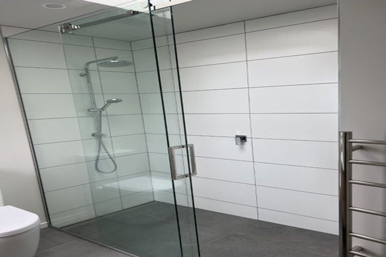 Photo of property in 41a Woodmancote Road, Khandallah, Wellington, 6035