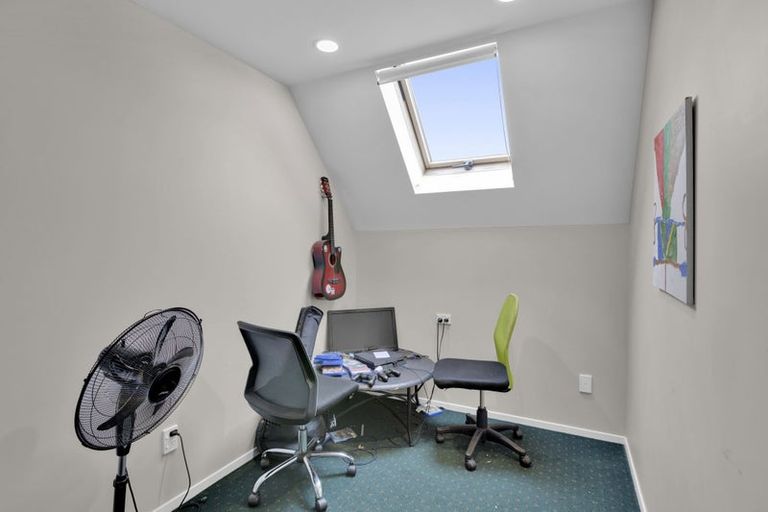 Photo of property in 6 Fencourt Place, Rototuna North, Hamilton, 3210