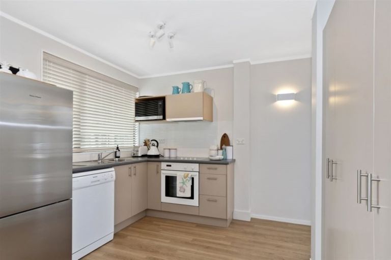 Photo of property in Capri Apartments, 5 The Mall, Mount Maunganui, 3116