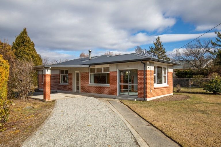 Photo of property in 27 Leask Street, Omakau, 9376