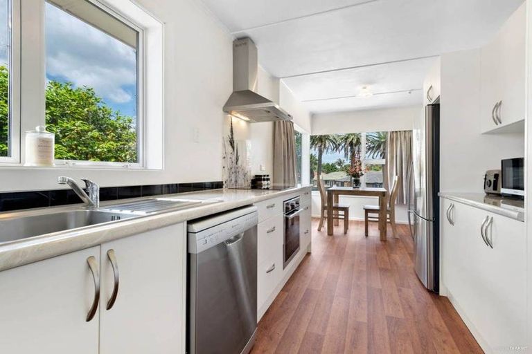 Photo of property in 25 Kayes Road, Pukekohe, 2120