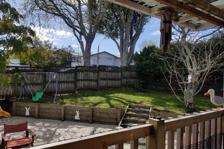 Photo of property in 145 Hutchinsons Road, Bucklands Beach, Auckland, 2014