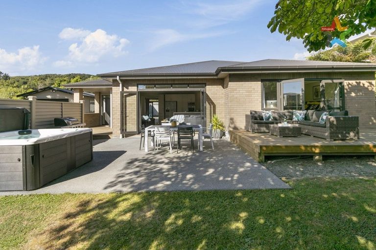 Photo of property in 289 Stokes Valley Road, Stokes Valley, Lower Hutt, 5019