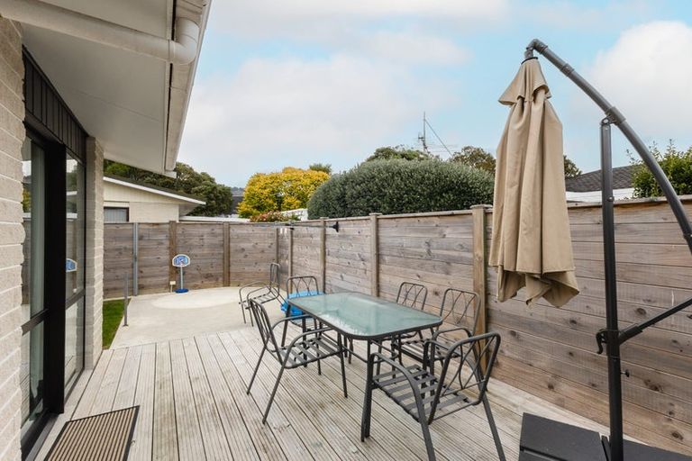 Photo of property in 34a Rewarewa Crescent, Waikanae, 5036