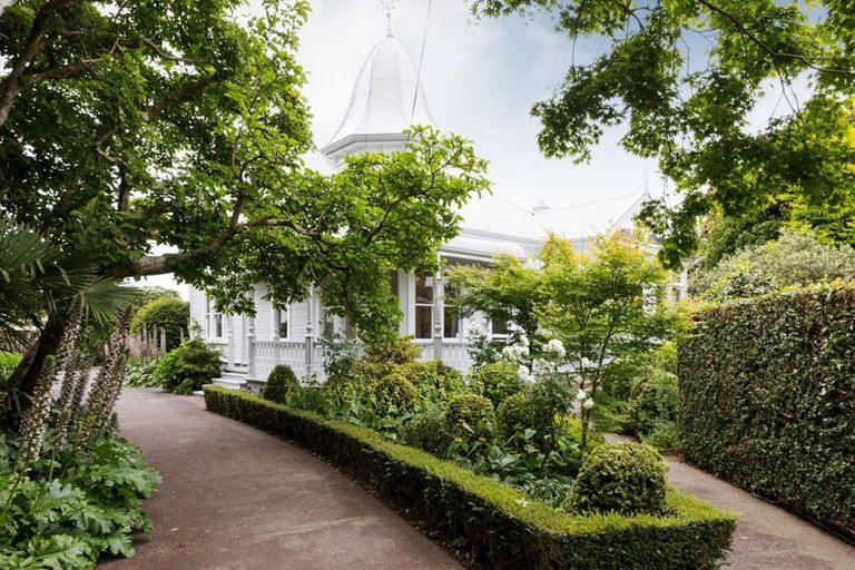 Photo of property in 77 Te Awe Awe Street, Hokowhitu, Palmerston North, 4410