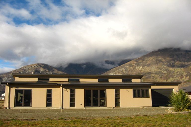 Photo of property in 16 Mavora Road, Lake Hayes, Queenstown, 9304