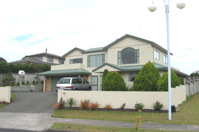 Photo of property in 16 Hobie Court, West Harbour, Auckland, 0618