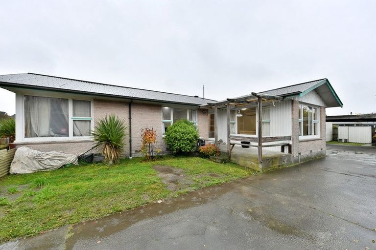Photo of property in 39 Kathleen Crescent, Hornby, Christchurch, 8042