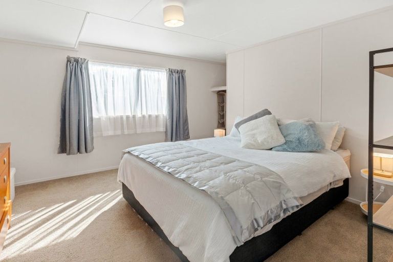 Photo of property in 3 Hattaway Avenue, Bucklands Beach, Auckland, 2012