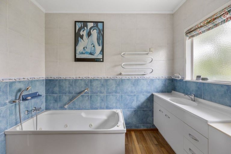 Photo of property in 10 Randall Place, Hospital Hill, Napier, 4110