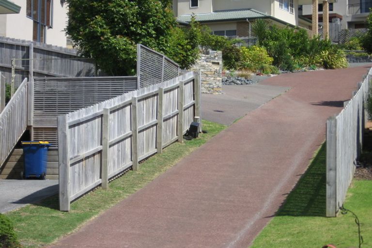 Photo of property in 29 Landvale Court, Browns Bay, Auckland, 0630