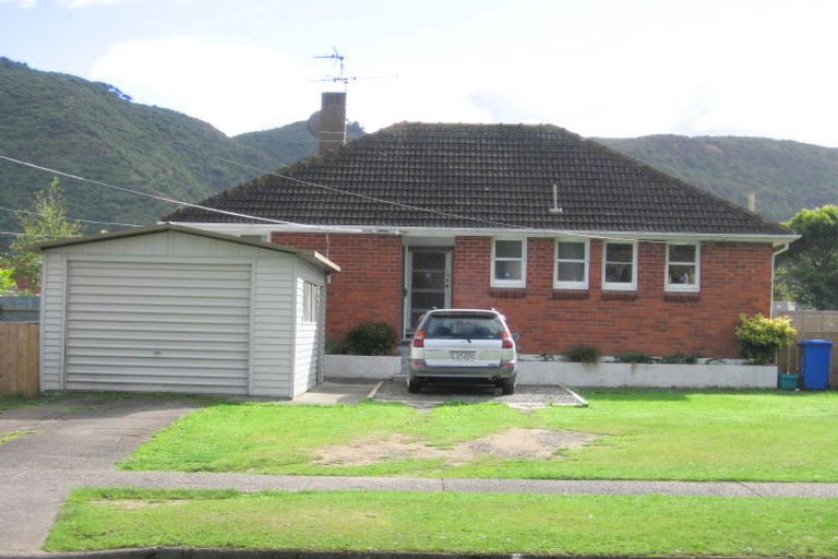 Photo of property in 7 Farmer Crescent, Taita, Lower Hutt, 5011