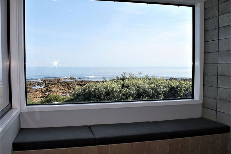 Photo of property in 442 The Esplanade, Island Bay, Wellington, 6023