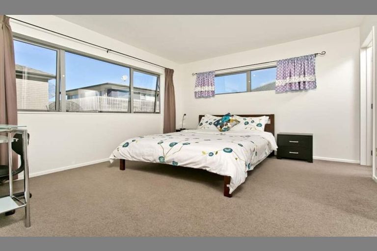 Photo of property in 67a Rosedale Road, Pinehill, Auckland, 0632