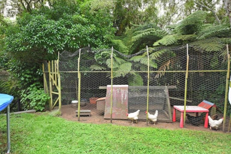 Photo of property in 63 Wyndham Road, Pinehaven, Upper Hutt, 5019