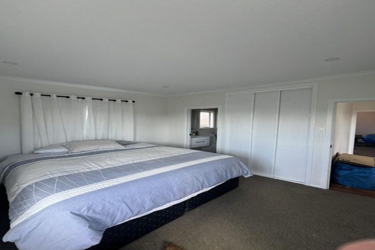 Photo of property in 3a Paton Avenue, Te Atatu South, Auckland, 0610