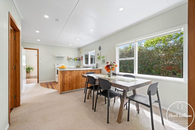 Photo of property in 9 Regent Street, Whakapirau, Maungaturoto, 0583