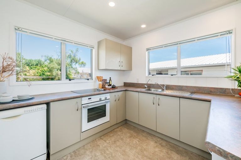 Photo of property in 24 Kapanui Road, Waikanae, 5036