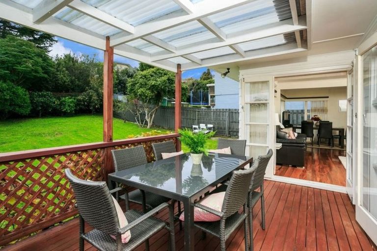 Photo of property in 18 Bentley Avenue, Glenfield, Auckland, 0629