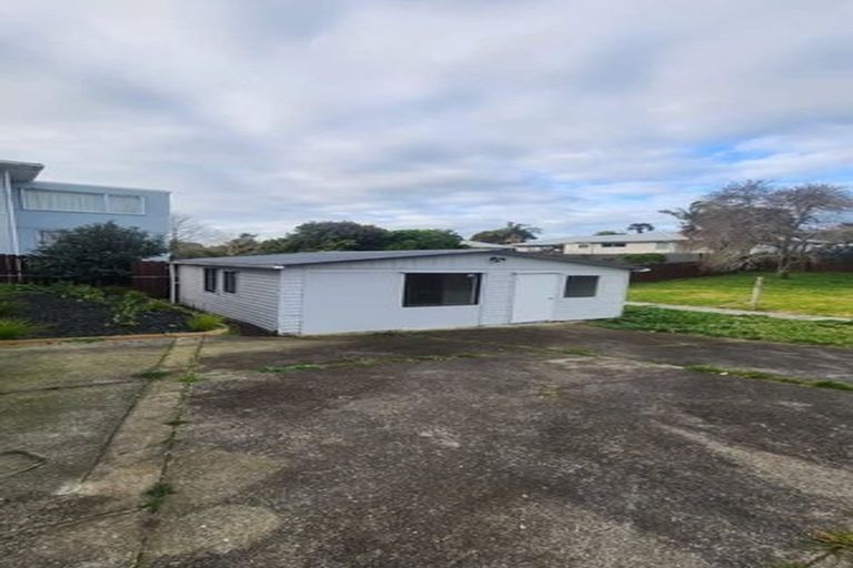 Photo of property in 5 Lane Road, Weymouth, Auckland, 2103