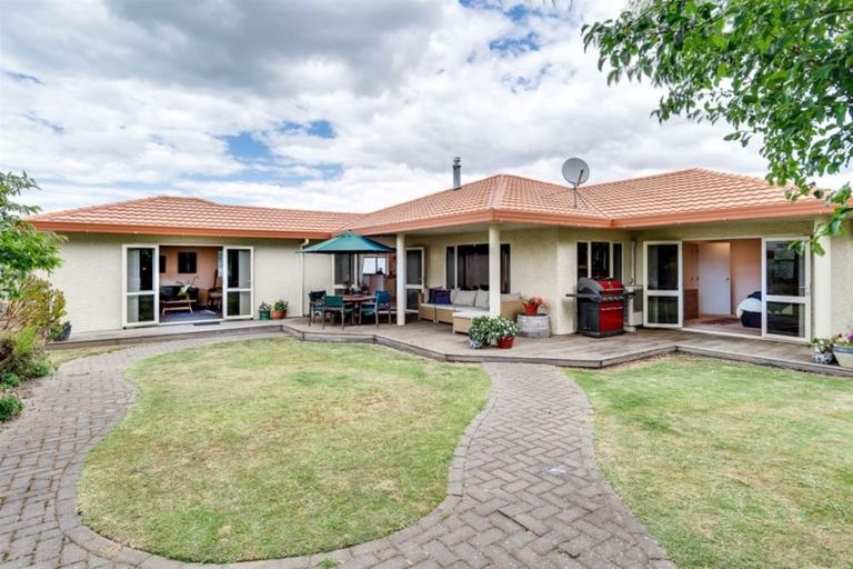 Photo of property in 44 Pukekura Place, Taradale, Napier, 4112