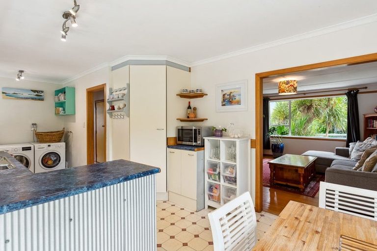 Photo of property in 12 Brazier Grove, Paraparaumu, 5032