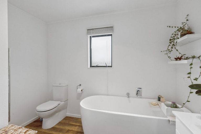 Photo of property in 30a Rata Road, Raumati Beach, Paraparaumu, 5032