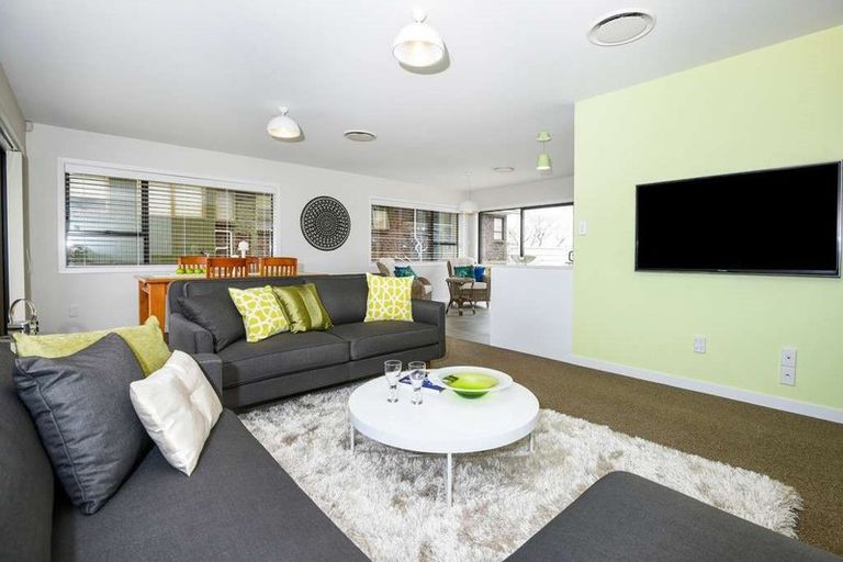 Photo of property in 72 Highland Park Drive, Highland Park, Auckland, 2010