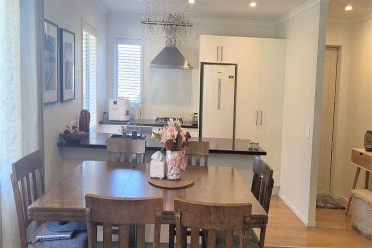 Photo of property in 19 Mooring Close, Whitby, Porirua, 5024