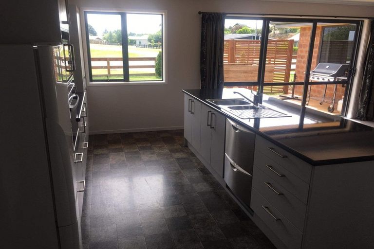 Photo of property in 10 Crawford Close, Amberley, 7410