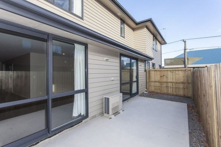 Photo of property in 2/66 Packe Street, Edgeware, Christchurch, 8013