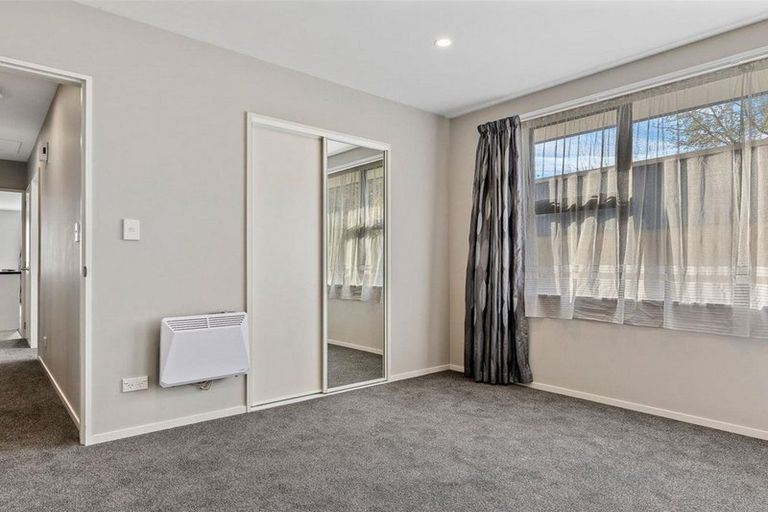 Photo of property in 2/150 Aldwins Road, Phillipstown, Christchurch, 8062