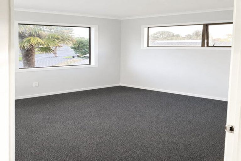 Photo of property in 1 Bluewater Place, Wattle Downs, Auckland, 2103