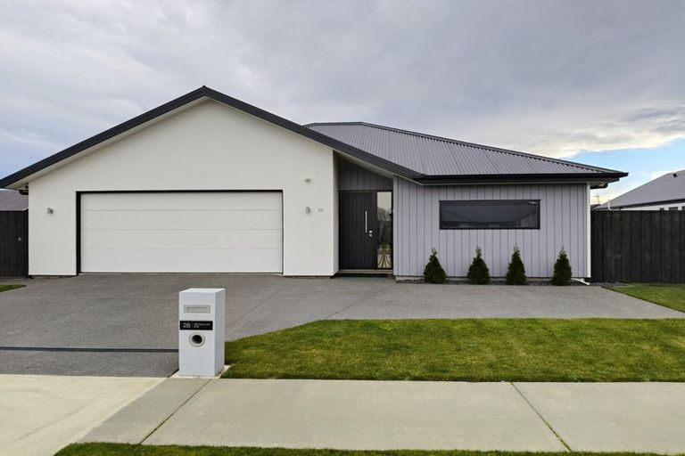 Photo of property in 28 Mcquillan Avenue, Woodend, 7610