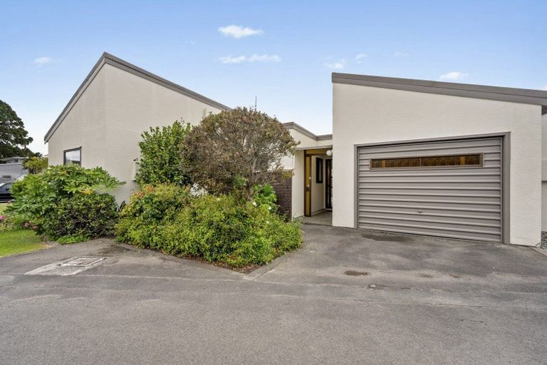 Photo of property in 2/386 Gloucester Street, Taradale, Napier, 4112