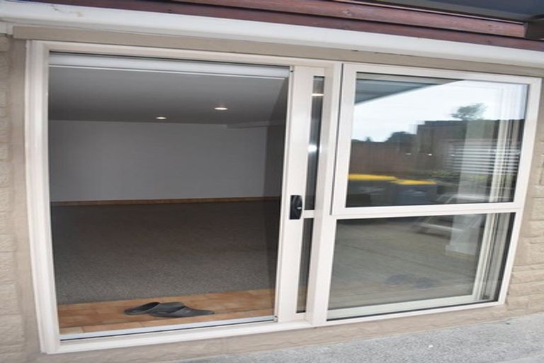 Photo of property in 12 Camelot Place, Glenfield, Auckland, 0629