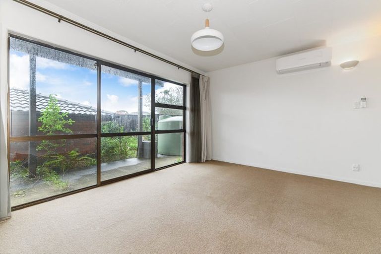 Photo of property in 9 White Heron Drive, Massey, Auckland, 0614