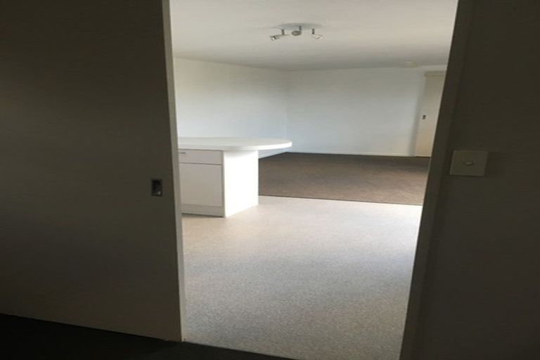 Photo of property in 27 Crispe Road, Clarks Beach, 2122