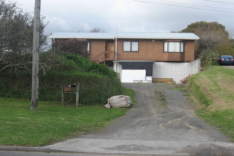 Photo of property in 68 Renown Road, Raumati South, Paraparaumu, 5032