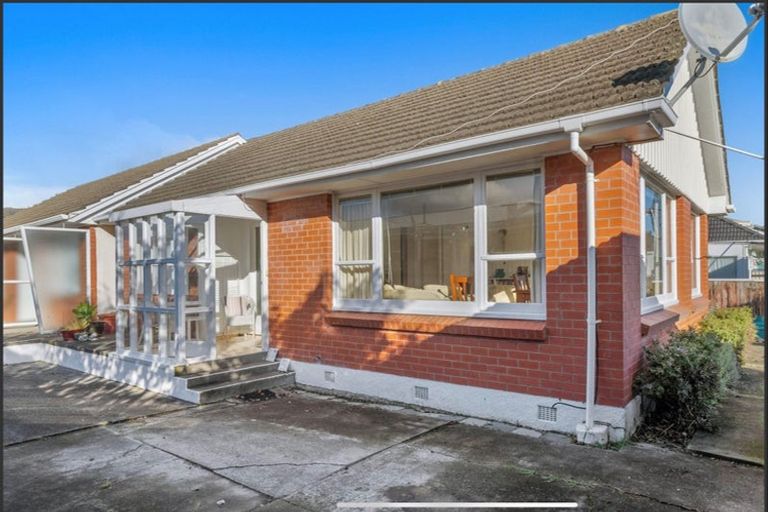 Photo of property in 71 Wai-iti Crescent, Woburn, Lower Hutt, 5010