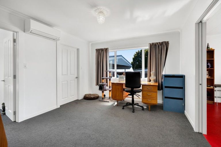 Photo of property in 30 Kahikatea Street, Inglewood, 4330